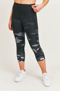 CURVY Camo Tip Ombre Print High-Waisted Capri
